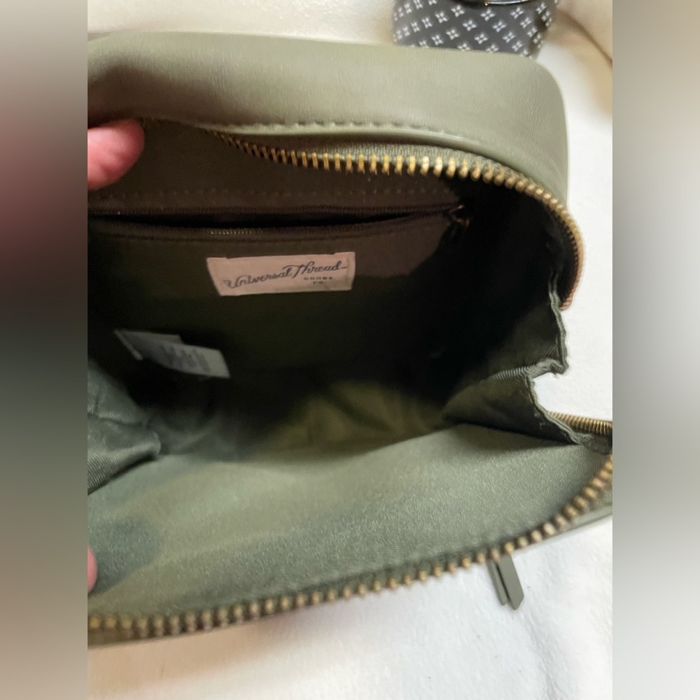 Universal Thread Crossbody - image 4